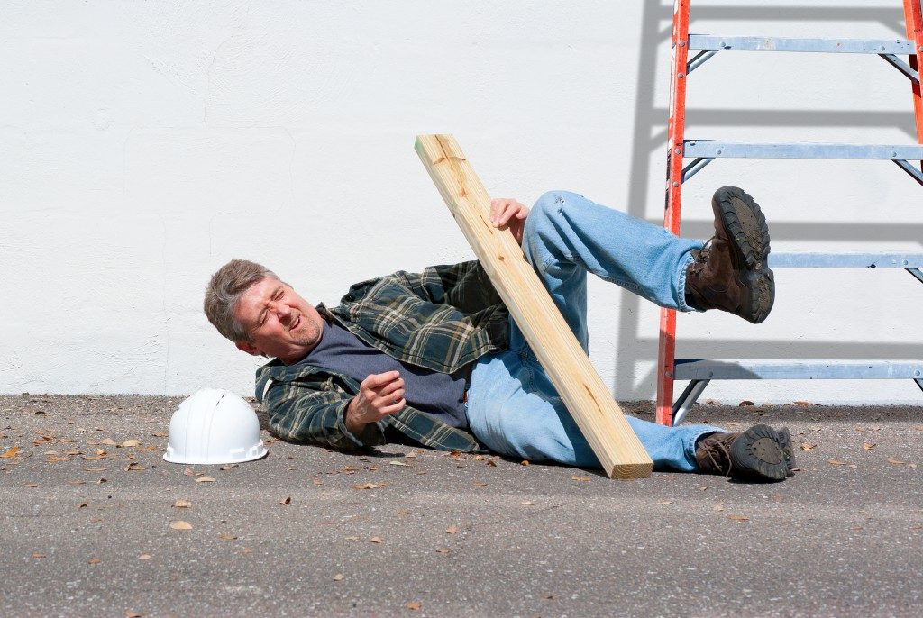 Guy fell from a ladder